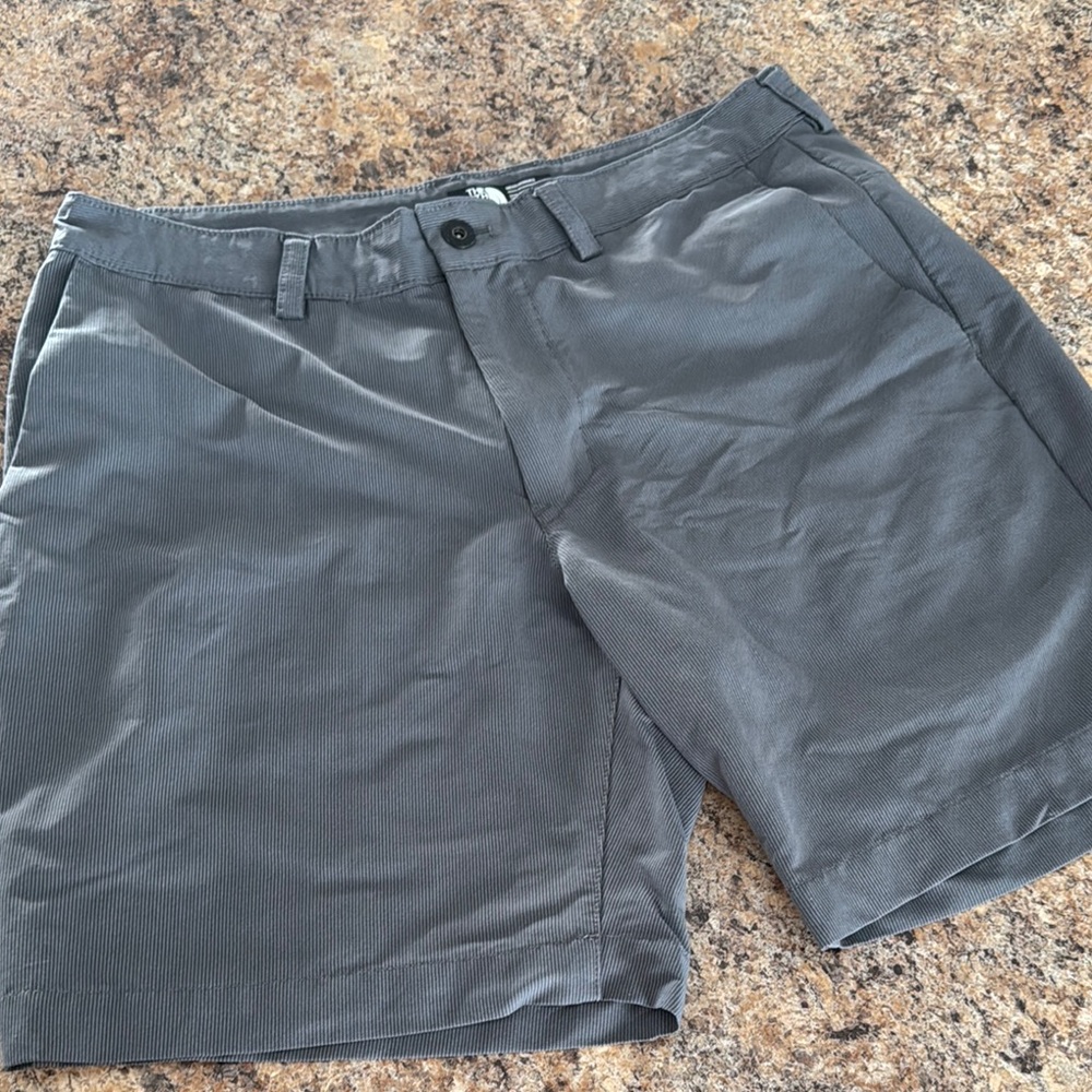 MENS North Face Shorts 36 Grey piping